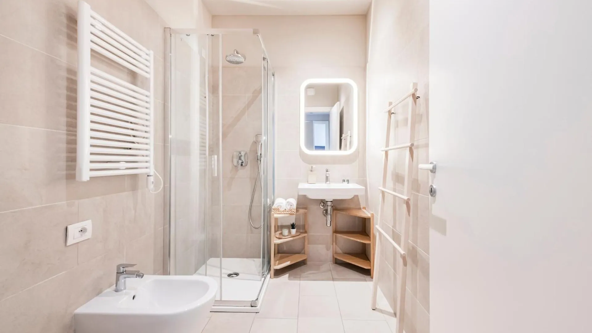 Beautiful Apartment In Chinatown And Sempione 밀라노