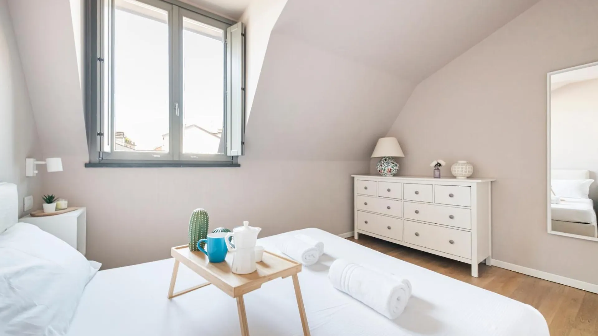 Beautiful Apartment In Chinatown And Sempione Milano İtalya